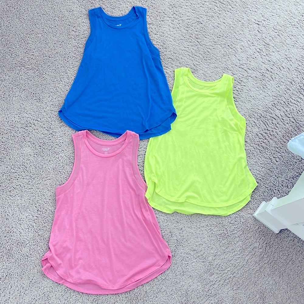 Women’s Old Navy Active Go-Dry tanks tops-set of 3, size small, mesh armhole